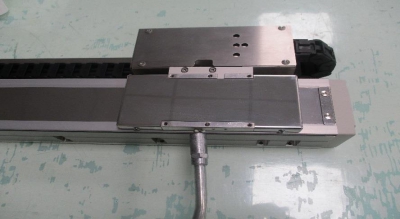 油槍頭置入直線電機(jī).jpg 油槍頭置入直線電機(jī).jpg