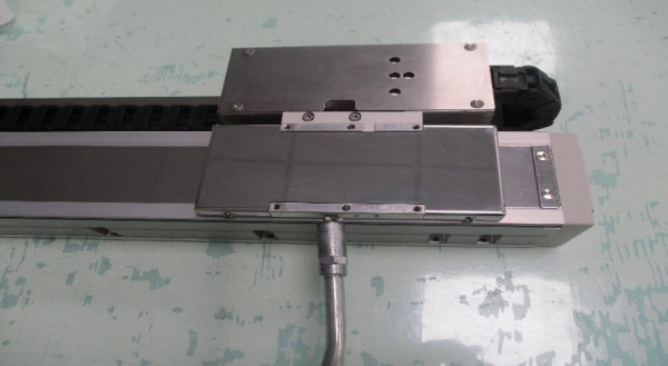 直線電機注油保養.jpg 直線電機注油保養.jpg